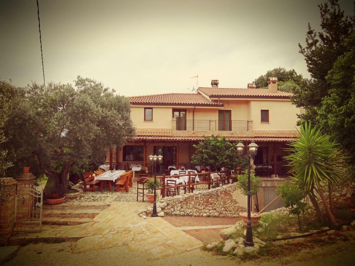 Casale Del Sole Bed & Breakfast Cepagatti Exterior photo